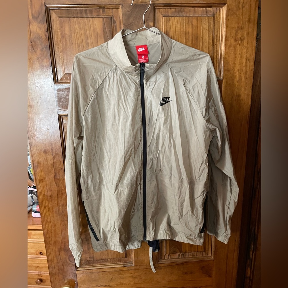 NIKE WINDBREAKER XL